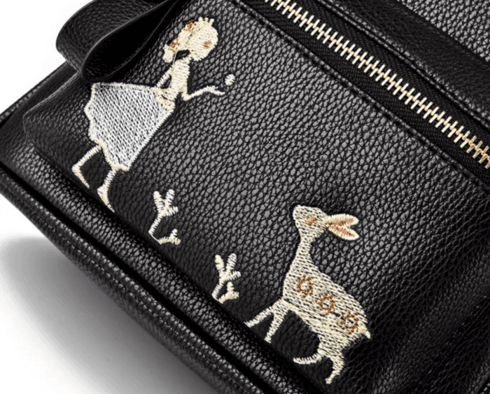 子ども服 刺繍飾り入り子どもリュック レザースタイル