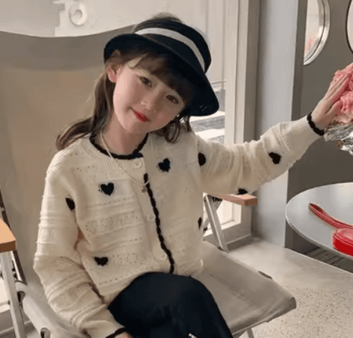 子ども服 きれいめ子どもカーディガン 長袖 ハート柄ニット