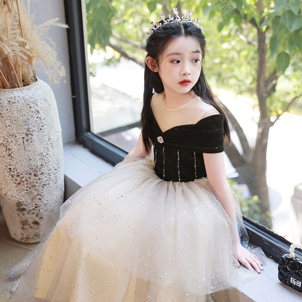 ピアノ発表会 結婚式用 子どもドレス オフショルブラックトップス ベージュチュールドレス